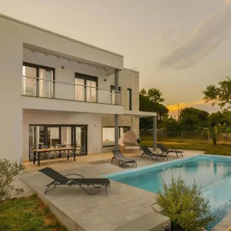 Villa Monte Dor For 8 People With Private Pool And Sea View *